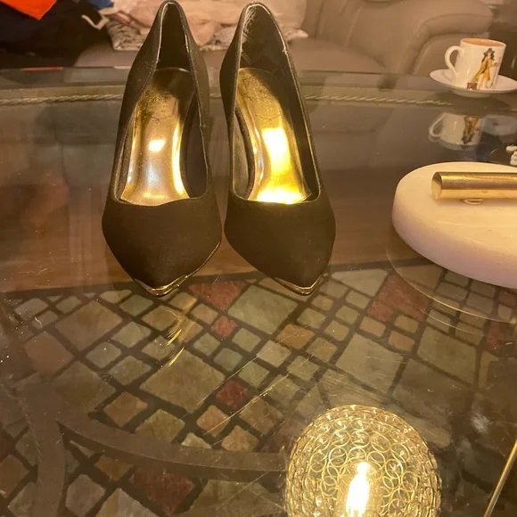New! Ted Baker black heels w/ gold Sz